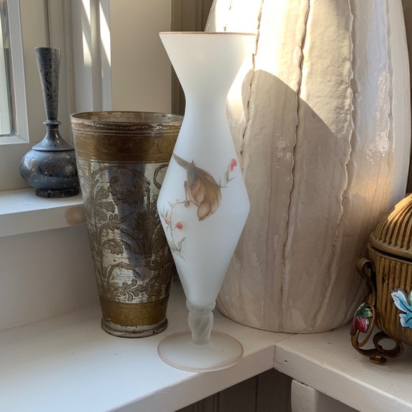 Vintage Other - Vintage frosted glass White bud Vase with Bird and Floral Design